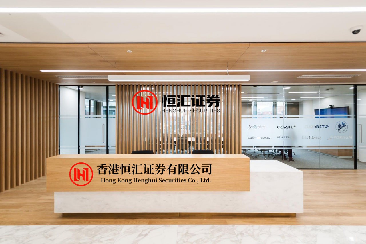金牛配资 高速上你一般开多少？ 1.车速150以上：玩命开车，全凭运气。 2.